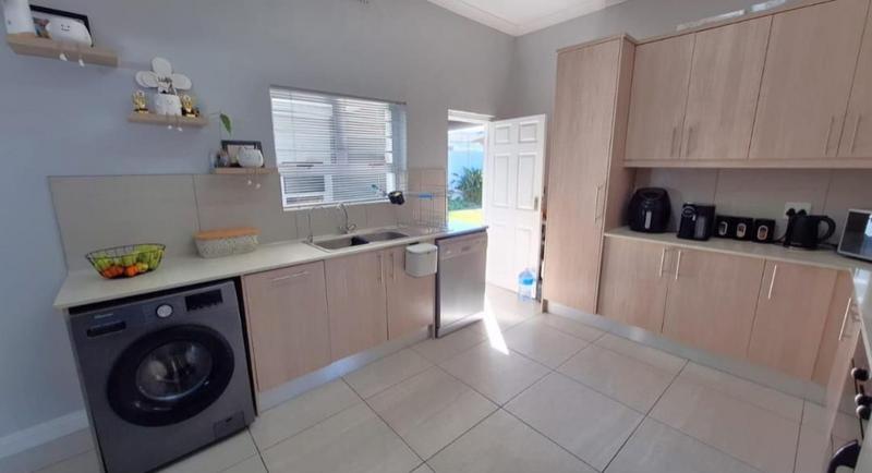 4 Bedroom Property for Sale in Vasco Estate Western Cape